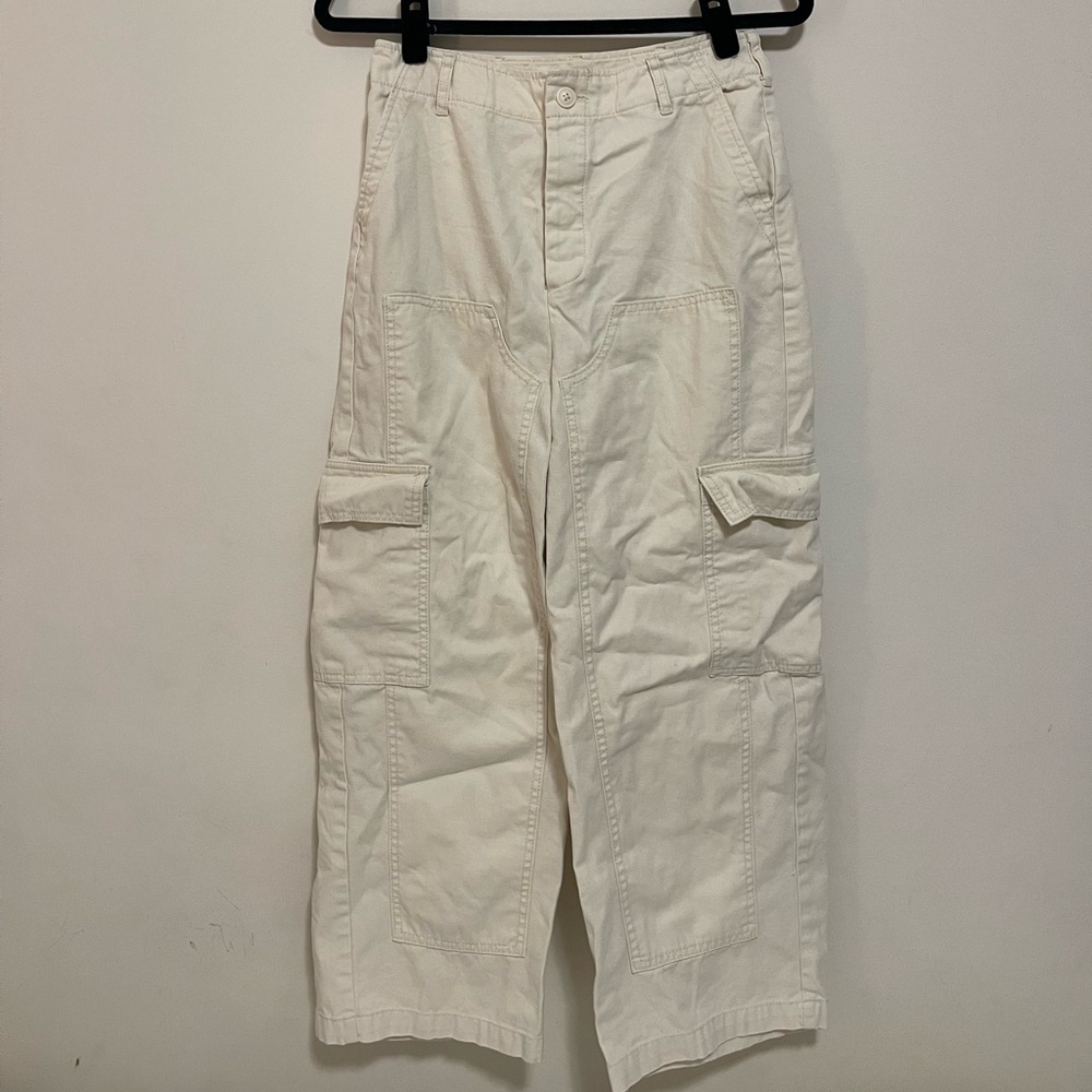 Universal Thread Cream/White Cargo Pants - Size 2
